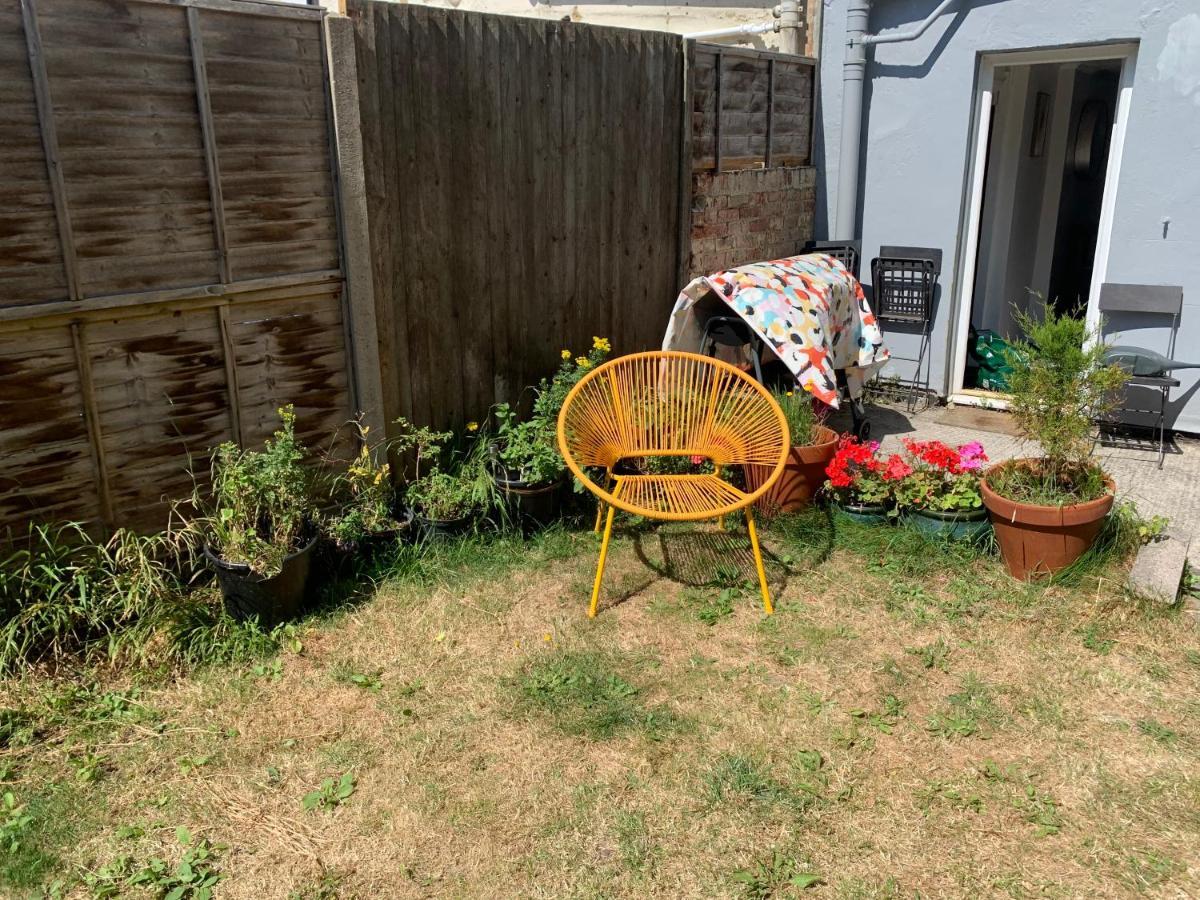 Three Bedroom House With Garden Folkestone Exterior photo